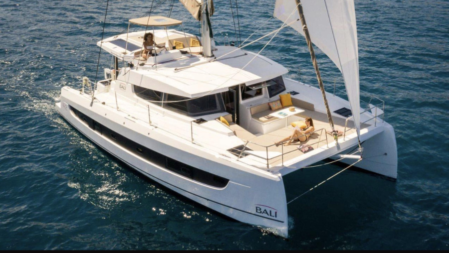 Photo #1 - Bali 4.2 - 4 + 1 cab. (Majestic Sunset) in Marina - 43019