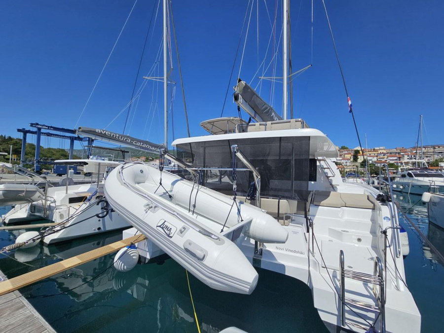 Photo #1 - Aventura 37 (Cap Bon) en Marina Novi - 43423