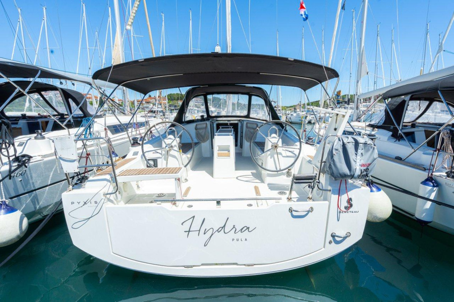 Photo #1 - Oceanis 38.1 (Hydra) in Marina Tehnomont Veruda - 43491