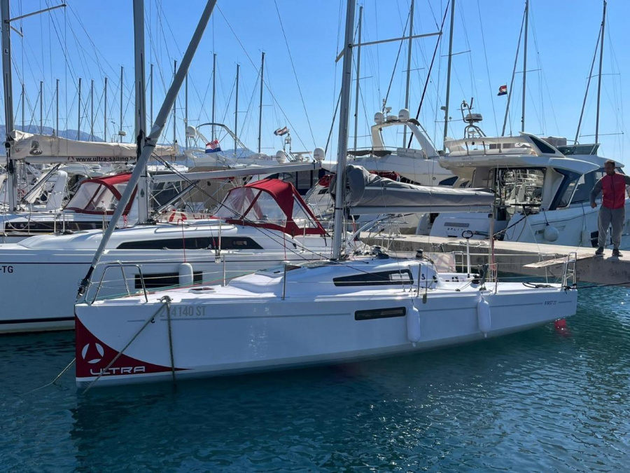 Photo #1 - First 27 (Šuferina) in ACI Marina - 43567