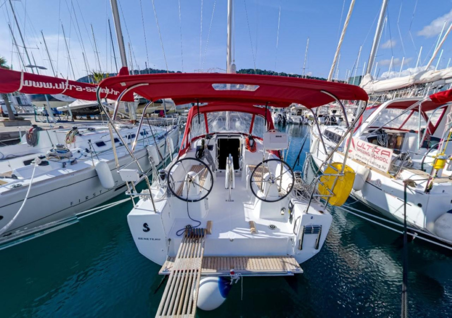 Photo #1 - Oceanis 30.1 (Mobula Zero) in ACI Marina - 43586