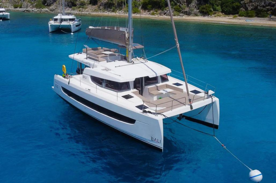 Photo #1 - Bali 4.4 - 4 + 1 cab. (Jackalope) in Palm Cay Marina - 43654