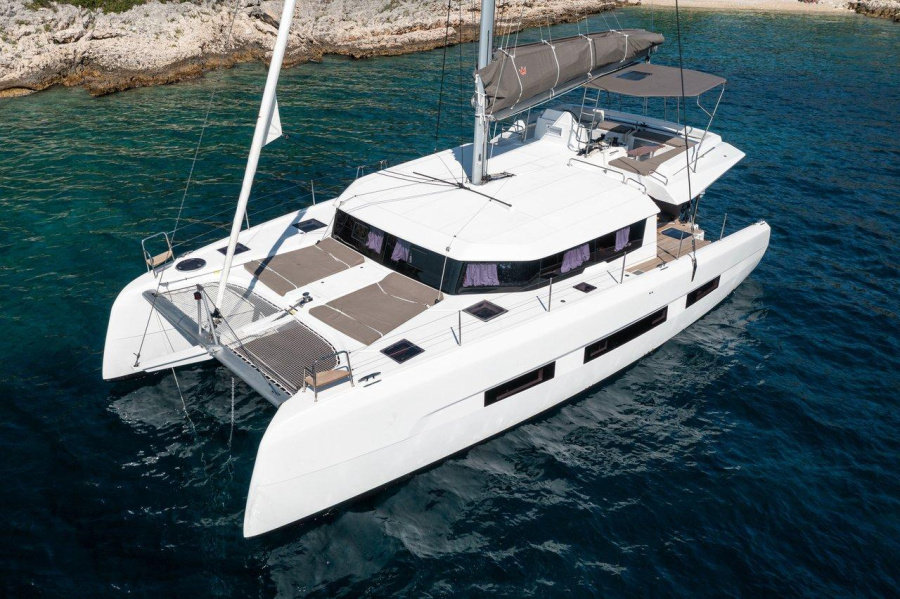 Photo #1 - Dufour 48 Catamaran - 5 + 1 cab. (LoveMarine) in Marina - 43659