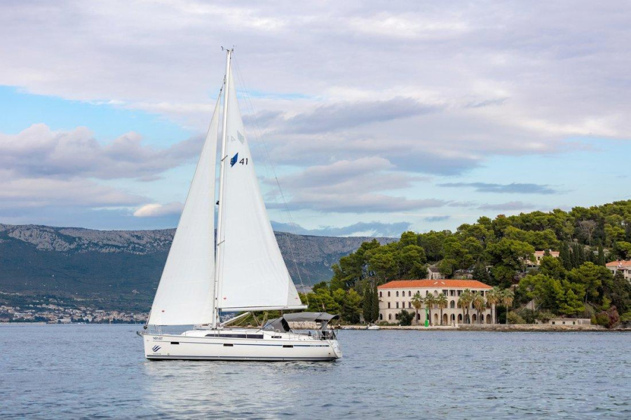 Photo #1 - Bavaria Cruiser 41 - 3 cab. (Nina) in ACI Marina - 43673