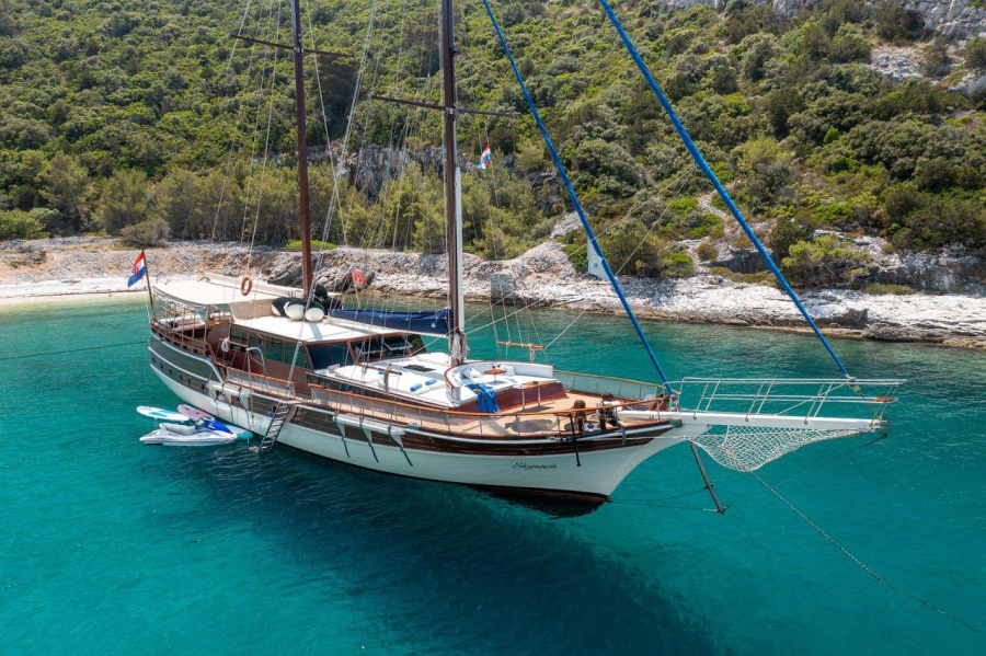 Photo #1 - Eleganza (Eleganza) in Harbour - 60811