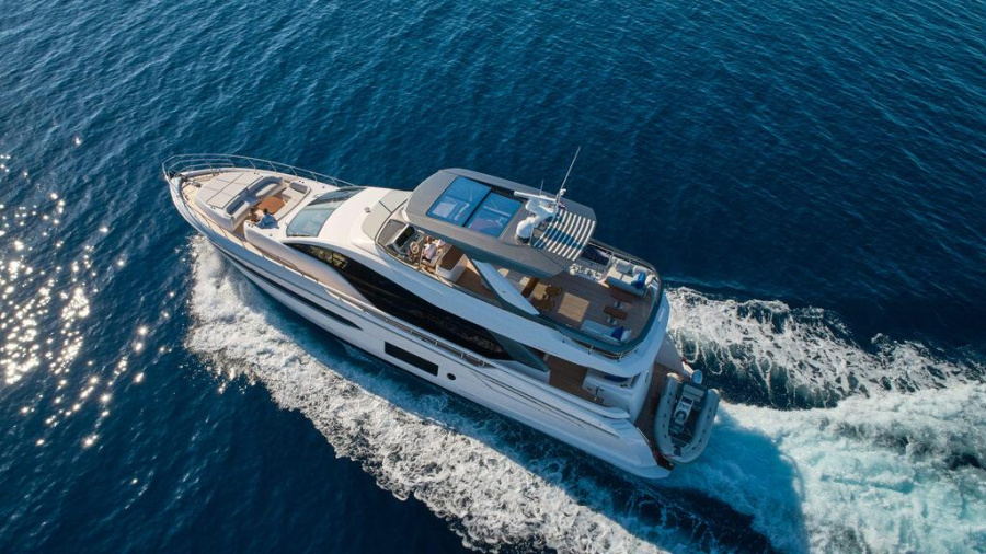 Photo #1 - Azimut 78 Fly - 4 + 1 cab. (Viva) in ACI Marina - 43719