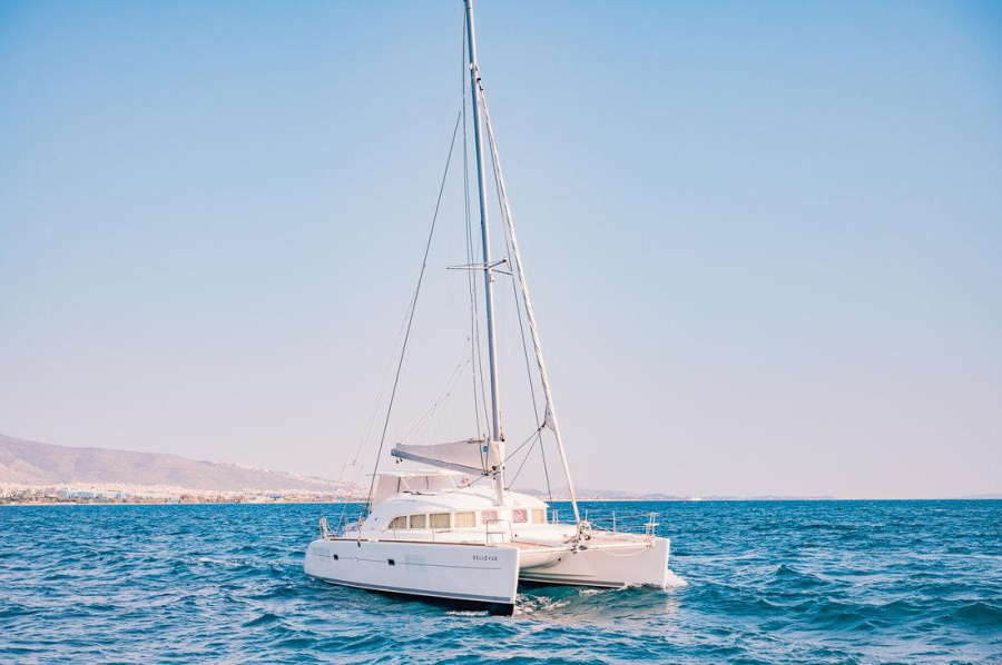 Photo #1 - Lagoon 380 - 4 + 2 cab. (Bellevue) in s, Alimos marina - 43800