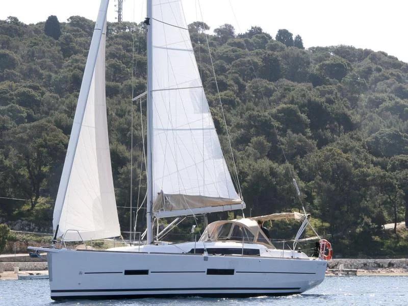 Photo #1 - Dufour 382 GL (Ithaque) en Toulon, Darse Vieille - 61404