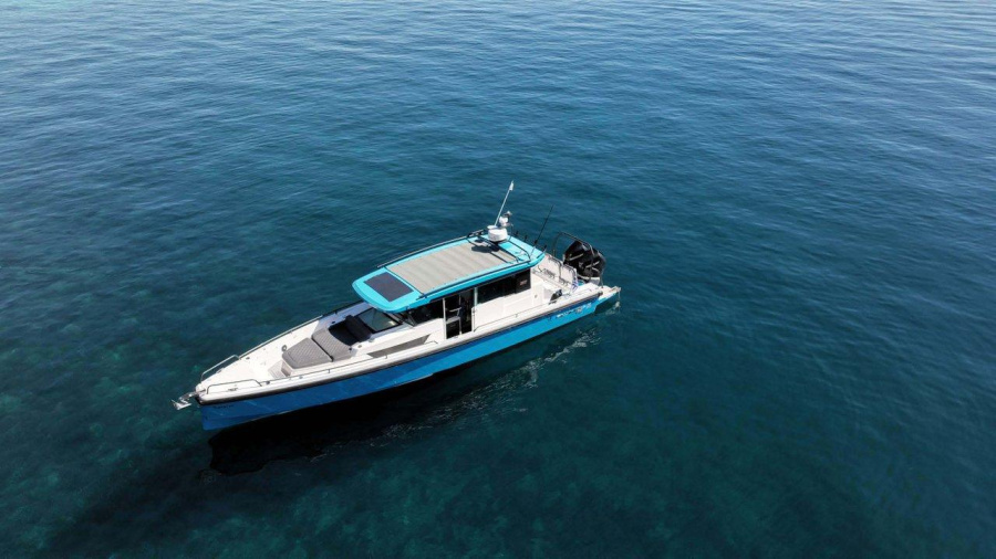 Photo #1 - Axopar 37 XC Cross Cabin (Traverso) en Corfu, Gouvia Marina - 61473