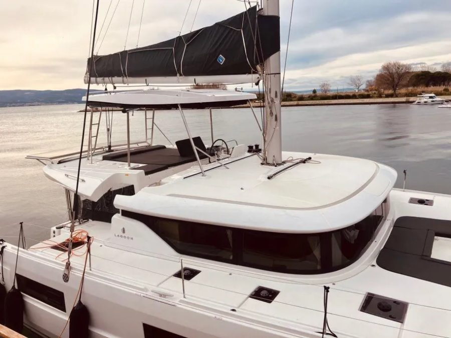 Photo #1 - Lagoon 46 - 4 + 2 cab. (Almissa) en ACI Marina - 61466