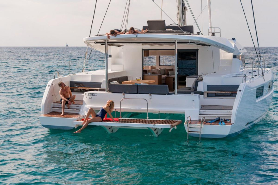 Photo #1 - Lagoon 50 - 6 + 1 cab. (Out of the Blue) in BVI, Hodge's Creek Marina - 61987