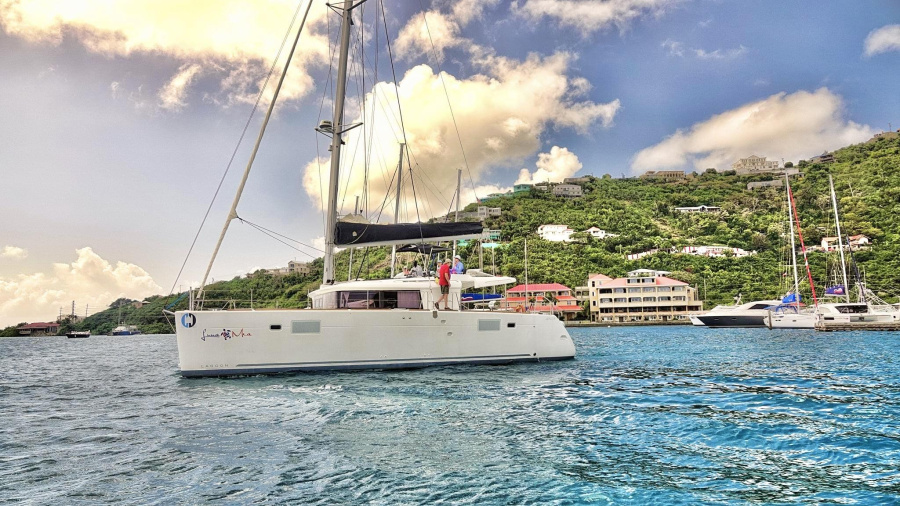 Photo #1 - Lagoon 450 F - 3 + 1 cab. (Luna Mia) en BVI, Hodge's Creek Marina - 61997