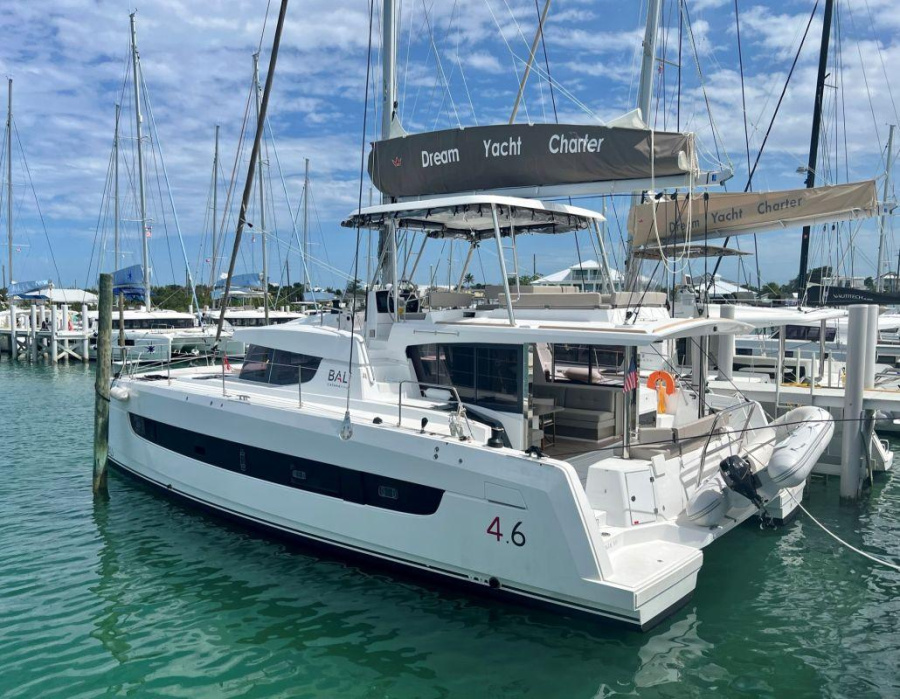 Photo #1 - Bali 4.6 - 5 + 1 cab. (HERITAGE III_DB) in Palm Cay Marina - 61697