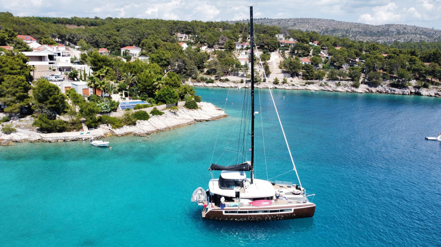 Photo #1 - Lagoon 50 - 5 + 2 cab. (Princess Kiss) en Marina - 61795