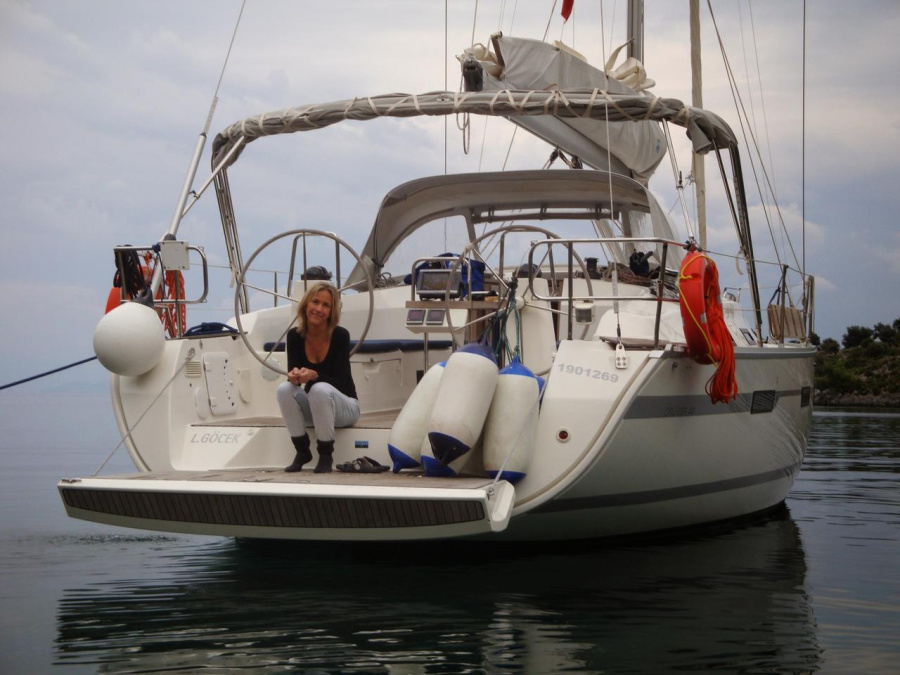 Photo #1 - Bavaria Cruiser 40 (Almina) en Marin Turk Göcek Village Port - 44053