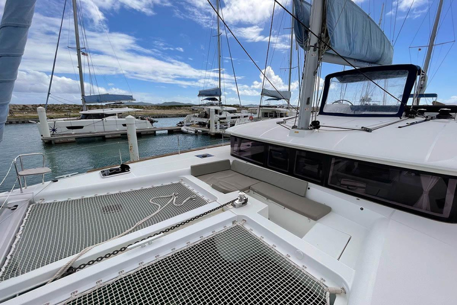 Photo #1 - Lagoon 450 F - 4 + 2 cab. (Summer) in Resort & Marina - 44079