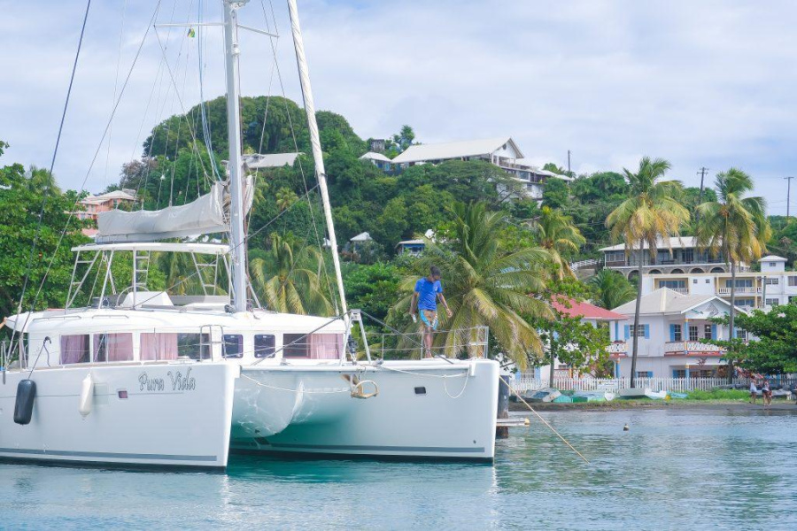Photo #1 - Lagoon 450 - 4 cab. (Pura Vida) en St. Vincent & Grenadines, Blue Lagoon Marina - 63166
