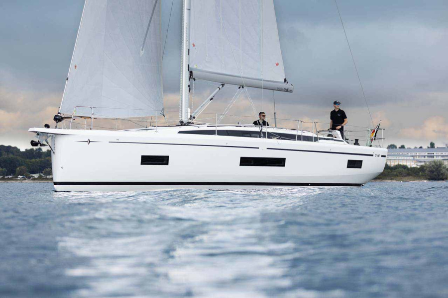 Photo #1 - Bavaria C46 - 4 cab. (NN1) en Golfo Aranci Marina Dell’Isola - 63599