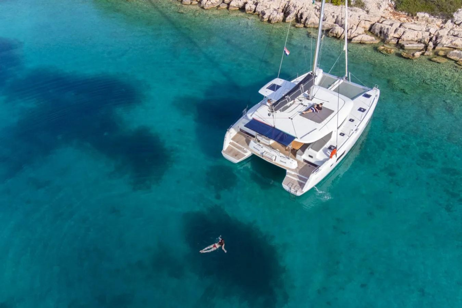 Photo #1 - Lagoon 42 - 4 + 2 cab. (Maximus) in Marina Tehnomont Veruda - 63610