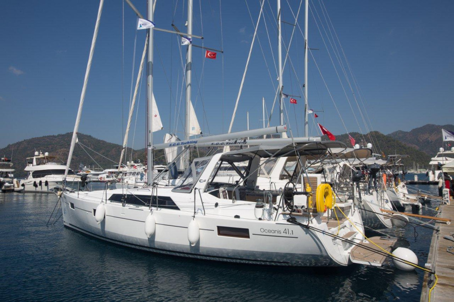 Photo #1 - Oceanis 41.1 (Friends) in Göcek - 44164
