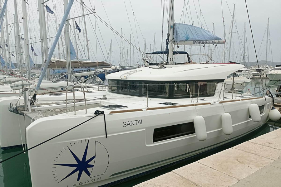 Photo #1 - Lagoon 40 - 4 + 2 cab (Santai) in Yachtclub Seget (Marina Baotić) - 44493