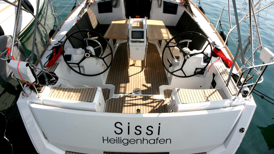 Photo #1 - Sun Odyssey 389 (Sissi) in Marina Punat - 44535