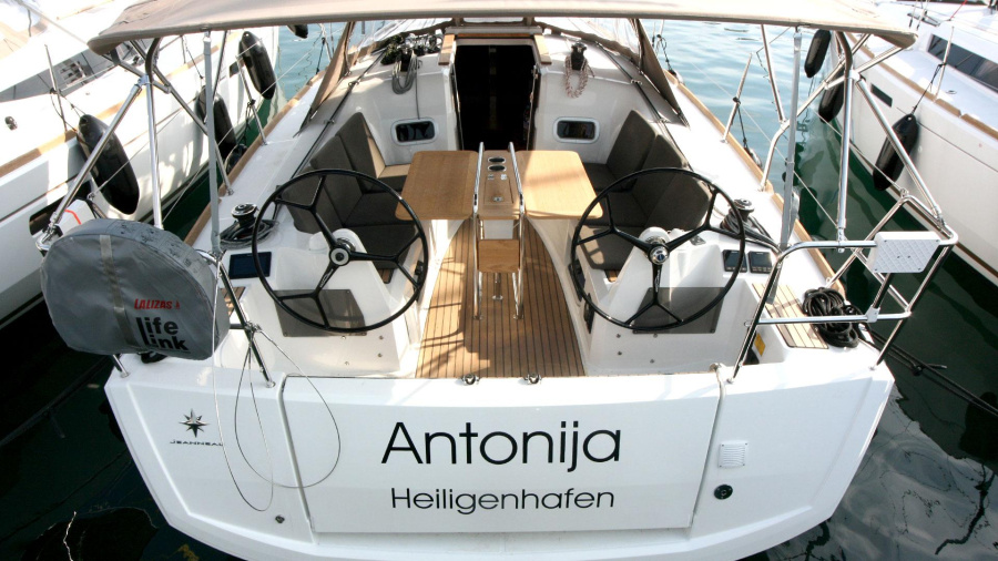 Photo #1 - Sun Odyssey 349 - 2 cab. (Antonija) in Marina Punat - 44537