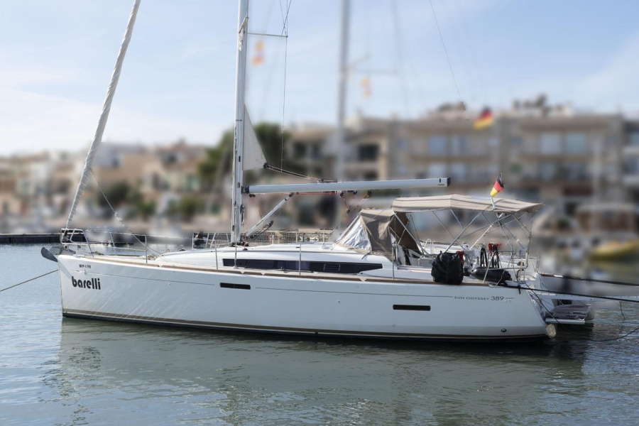 Photo #1 - Sun Odyssey 389 (BarElli) in de Mallorca, La Lonja - 44587