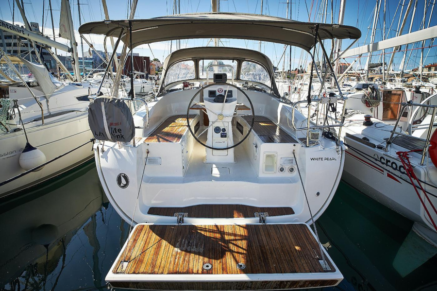 Photo #1 - Bavaria Cruiser 36 (White Pearl B) en Marina Kornati - 44593