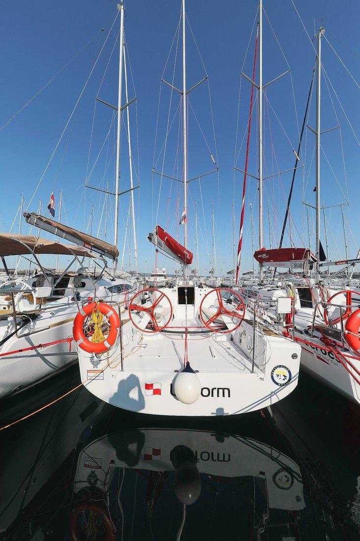 Photo #1 - Elan 350 Performance - 3 cab. (Uniform) in Marina Kornati - 44615