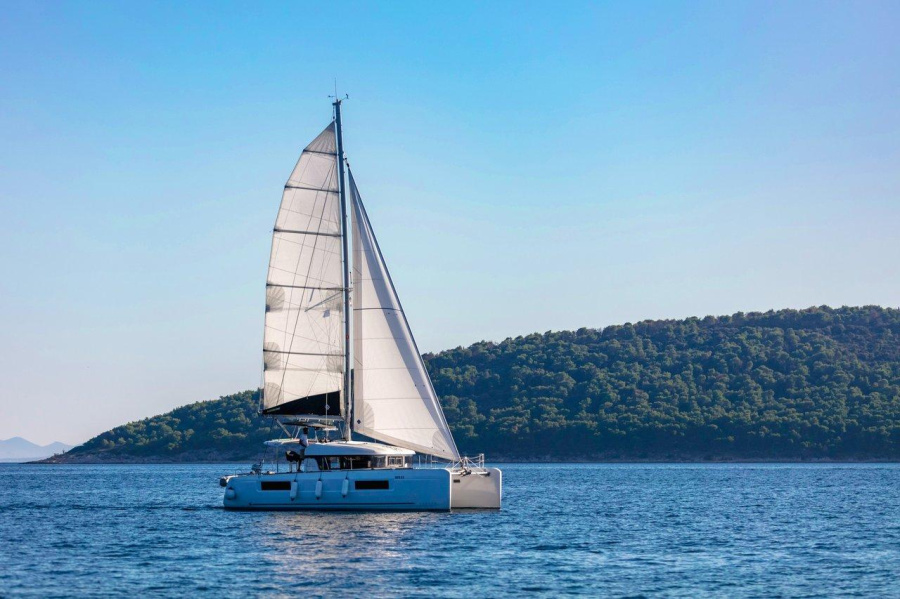 Photo #1 - Lagoon 40 - 4 + 2 cab (Zagvozd) in Marina - 44682