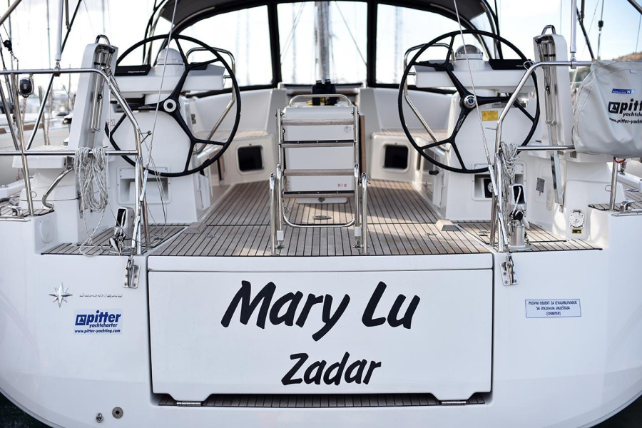 Photo #1 - Jeanneau 54 - 5 + 1 cab. (Mary-Lu) in Marina (ex.SCT) - 44752