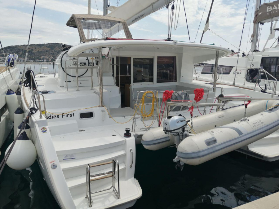 Photo #1 - Lagoon 400 S2 - 4 + 2 cab. (Ladies First) in Marina Frapa - 44794