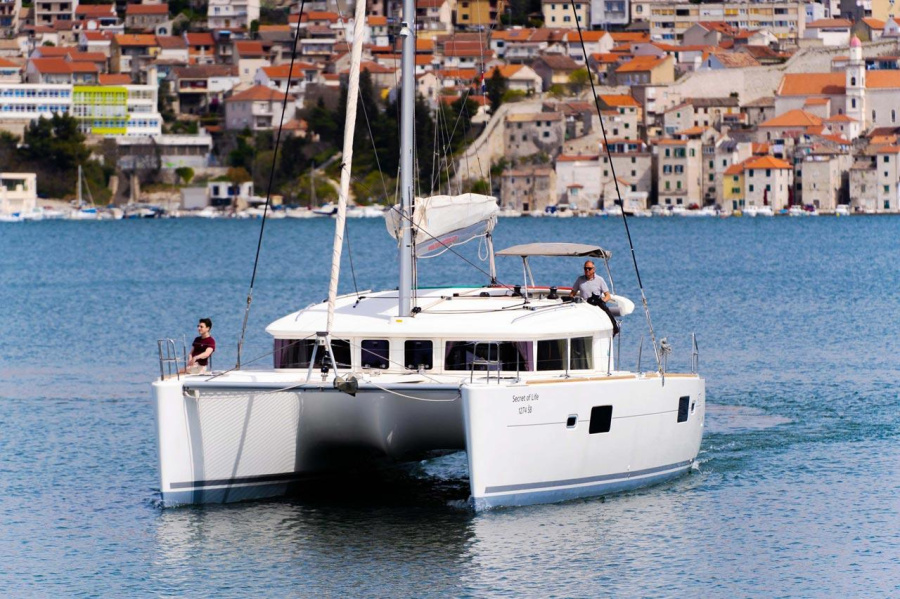 Photo #1 - Lagoon 400 S2 - 4 + 2 cab. (Secret of Life) in Marina Mandalina - 44825