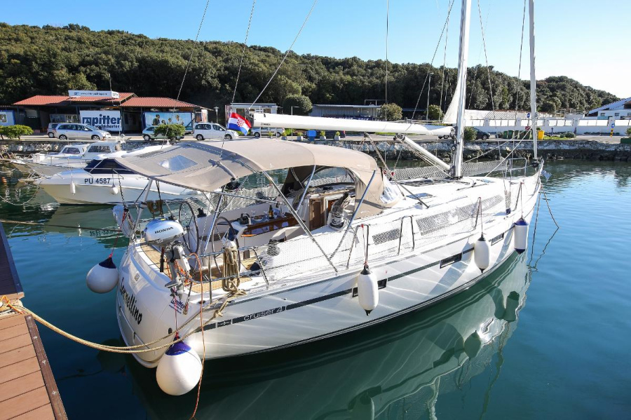 Photo #1 - Bavaria Cruiser 41 - 3 cab. (Sonelinno) en Marina Tehnomont Veruda - 45169