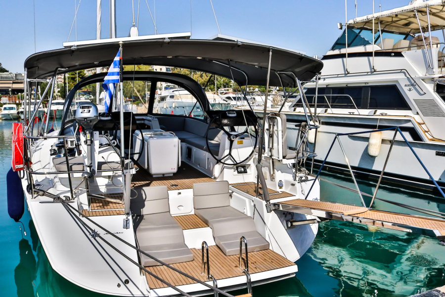 Photo #1 - Jeanneau 54 - 5 + 1 cab. (Sea Force) in Alimos marina - 45460