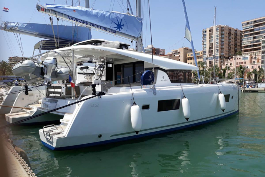 Photo #1 - Lagoon 42 - 4 + 2 cab. (l'Argonaute 461/2025) in de Mallorca, Marina Naviera Balear - 45643