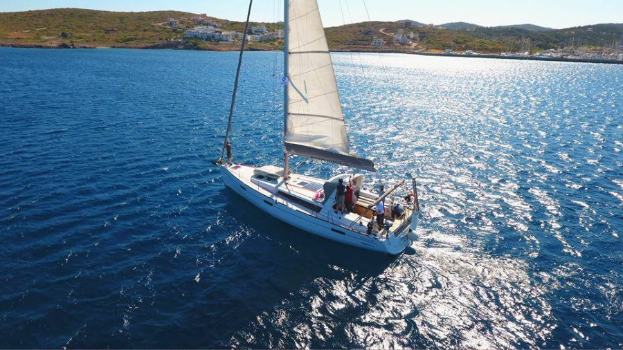 Photo #1 - Oceanis 45 - 4 cab. (Theagenis) in Limenas Port - 45724