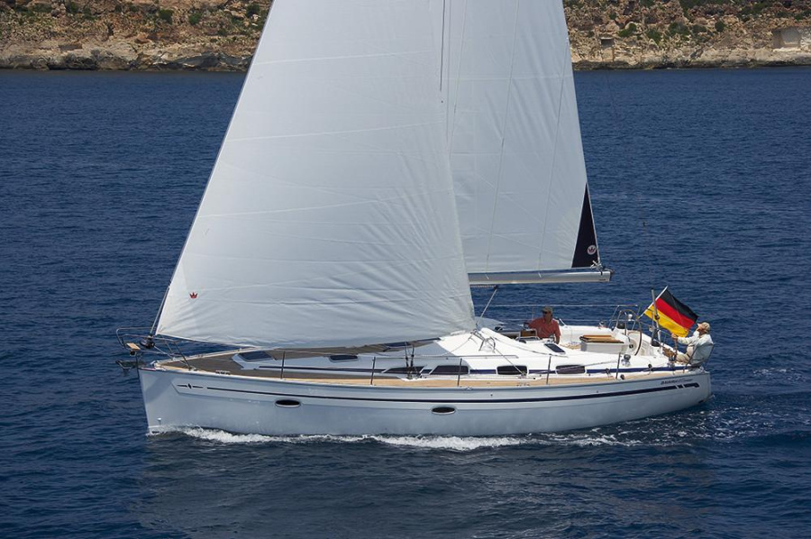 Photo #1 - Bavaria 40 Cruiser (Ariadni) en Main Port - 45784