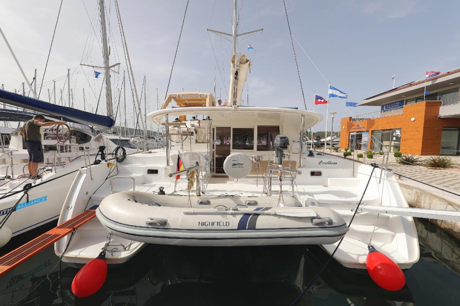 Photo #1 - Lagoon 400 - 4 + 2 cab. (Caribbean) in Marina Polesana - 45849
