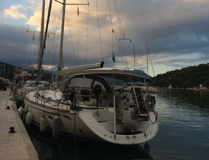 Photo #1 - Bavaria 50 Cruiser (Odysseas) en Yacht Club Marina , Athens area - 45973