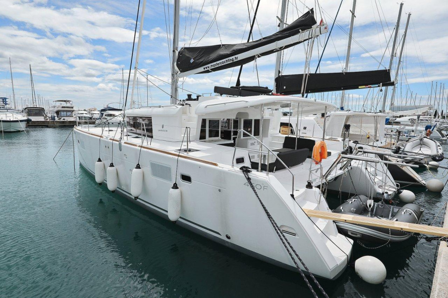 Photo #1 - Lagoon 450 F - 4 + 2 cab. (Must Have) en D-Marin Dalmacija Marina - 46109