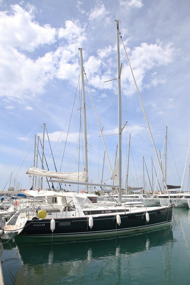 Photo #1 - Oceanis 48 - 5 cab. (San Clemente) in D-Marin Dalmacija Marina - 46122