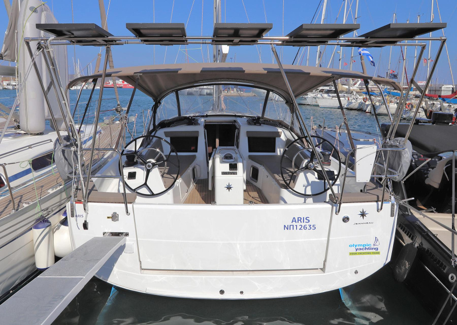 Photo #1 - Sun Odyssey 410 - 3 cab. (Aris) in main port - 46146