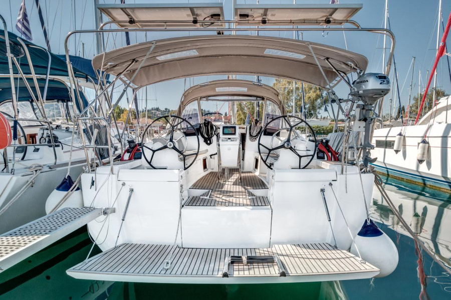 Photo #1 - Sun Odyssey 419 - 3 cab. (Calypso) in Corfu, Gouvia Marina - 46344