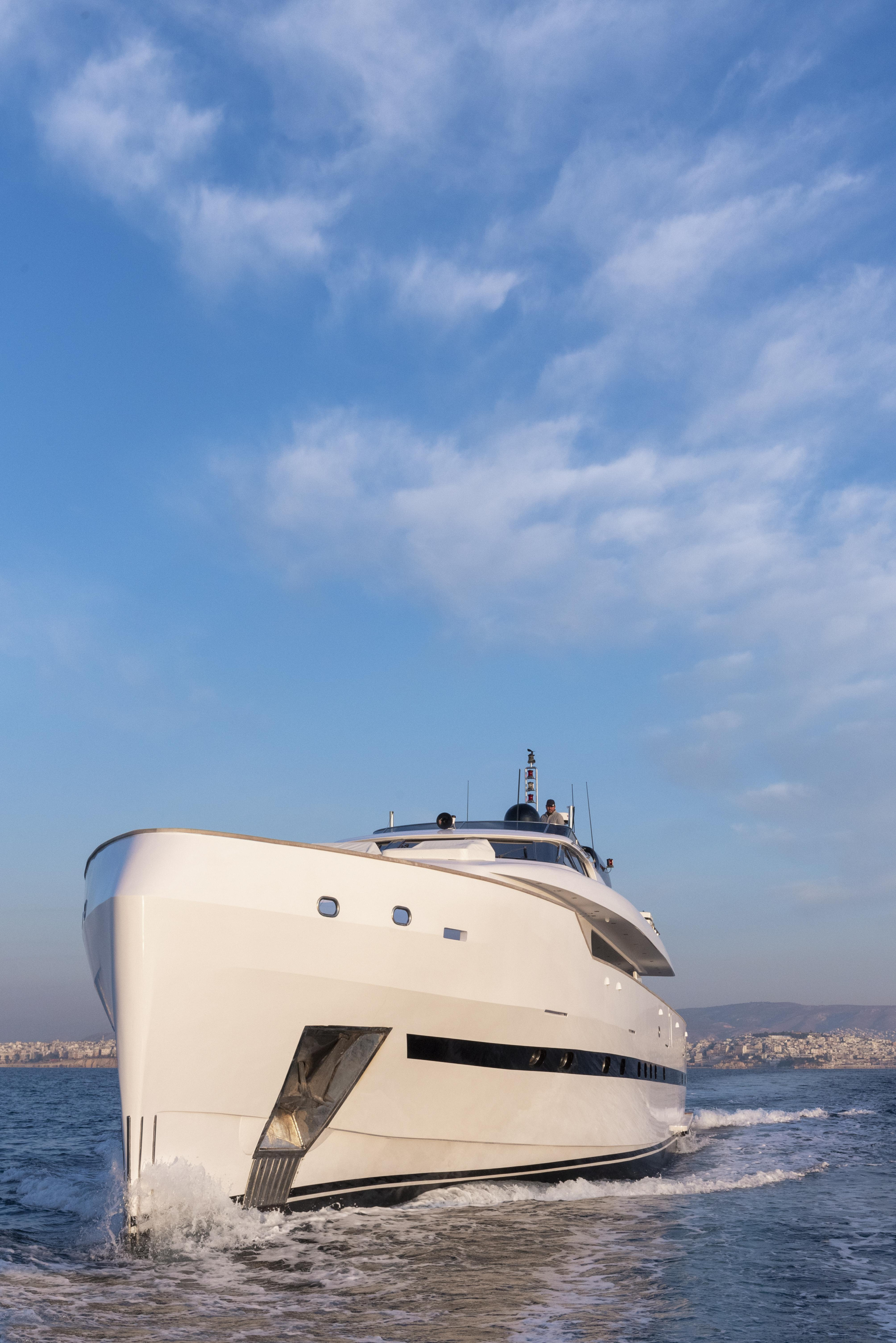 Photo #19 - Bugari 100 - 5 + 2 cab. (Project Steel) en Athènes - 27297