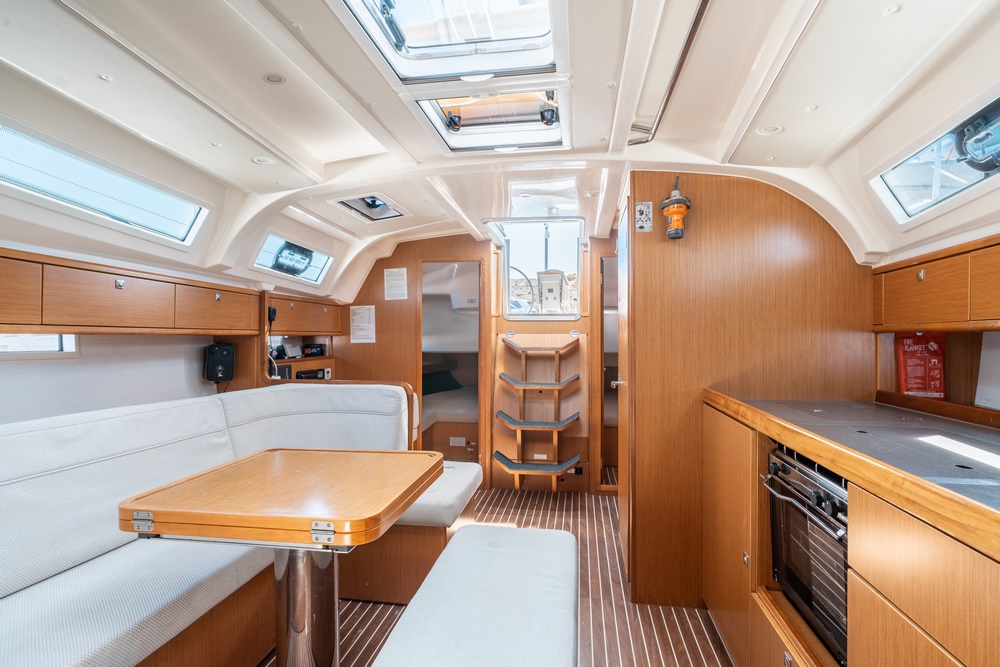 Photo #12 - Bavaria Cruiser 41 - 3 cab. (Alkyoni) in Rhodos - 27350