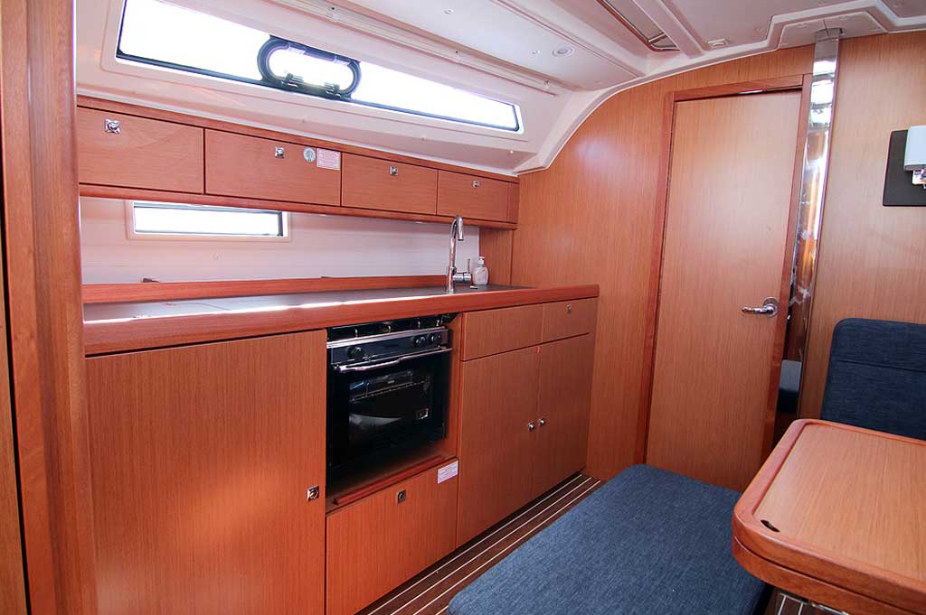 Photo #4 - Bavaria Cruiser 41 - 3 cab. (Nostalgia) in Rodi - 27352