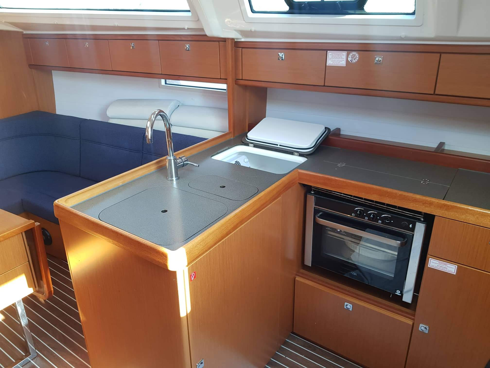 Photo #8 - Bavaria Cruiser 37 - 3 cab. (Nenemia) in Rhodos - 27355