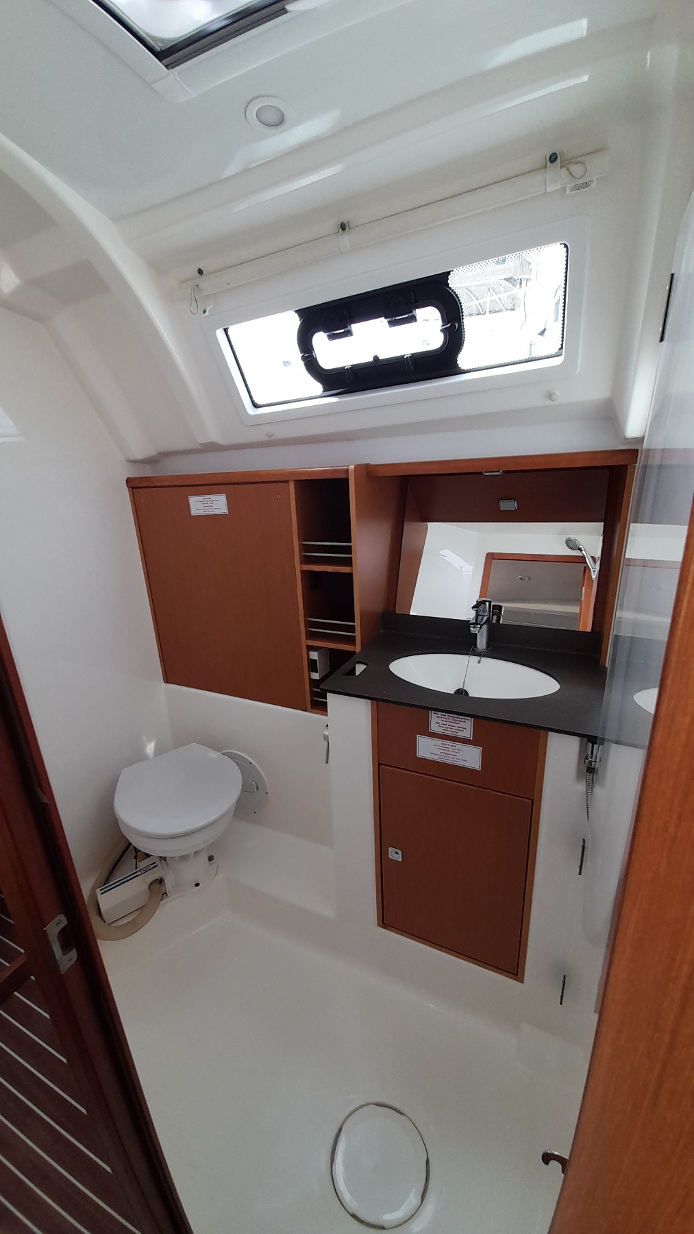 Photo #11 - Bavaria Cruiser 37 - 3 cab. (Nenemia) in Rhodos - 27355